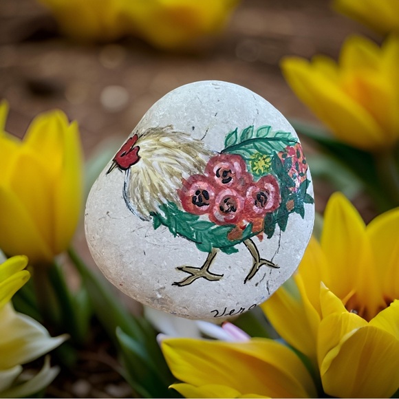 Handcrafted painted floral chicken rock white background stone red pink green - Picture 2 of 13